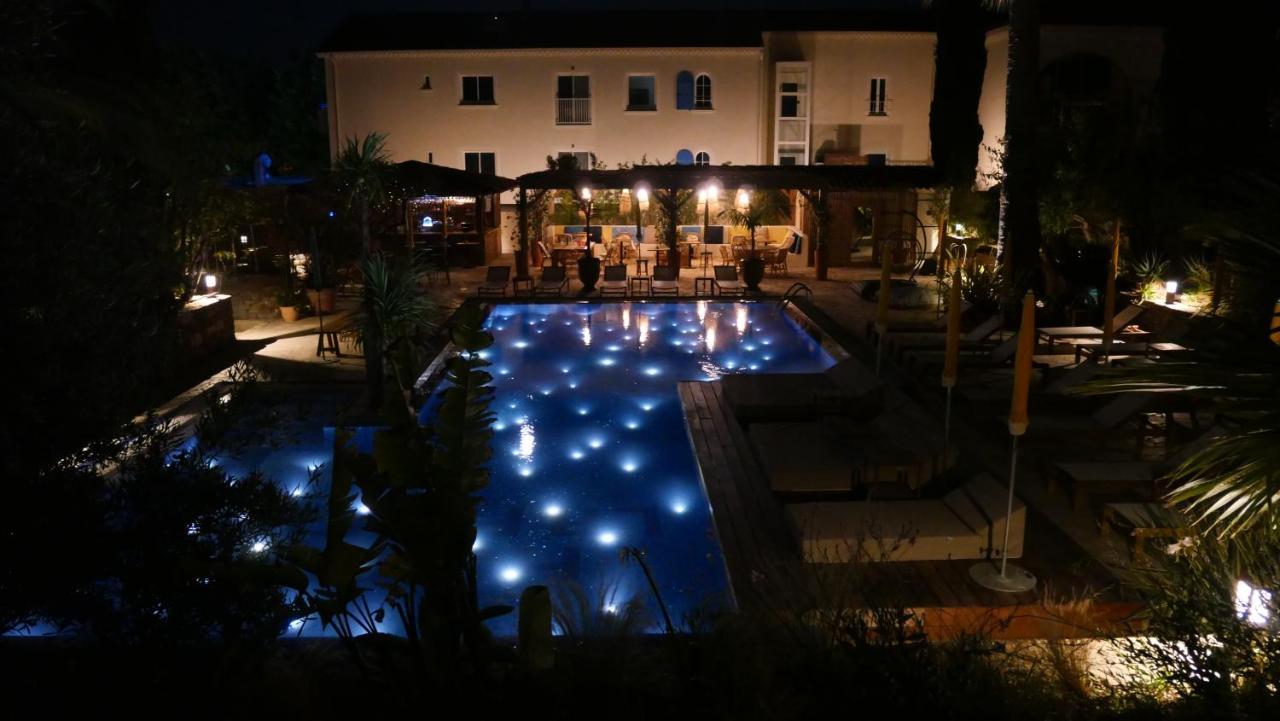 Hotel La Piscine Le Lavandou Luaran gambar